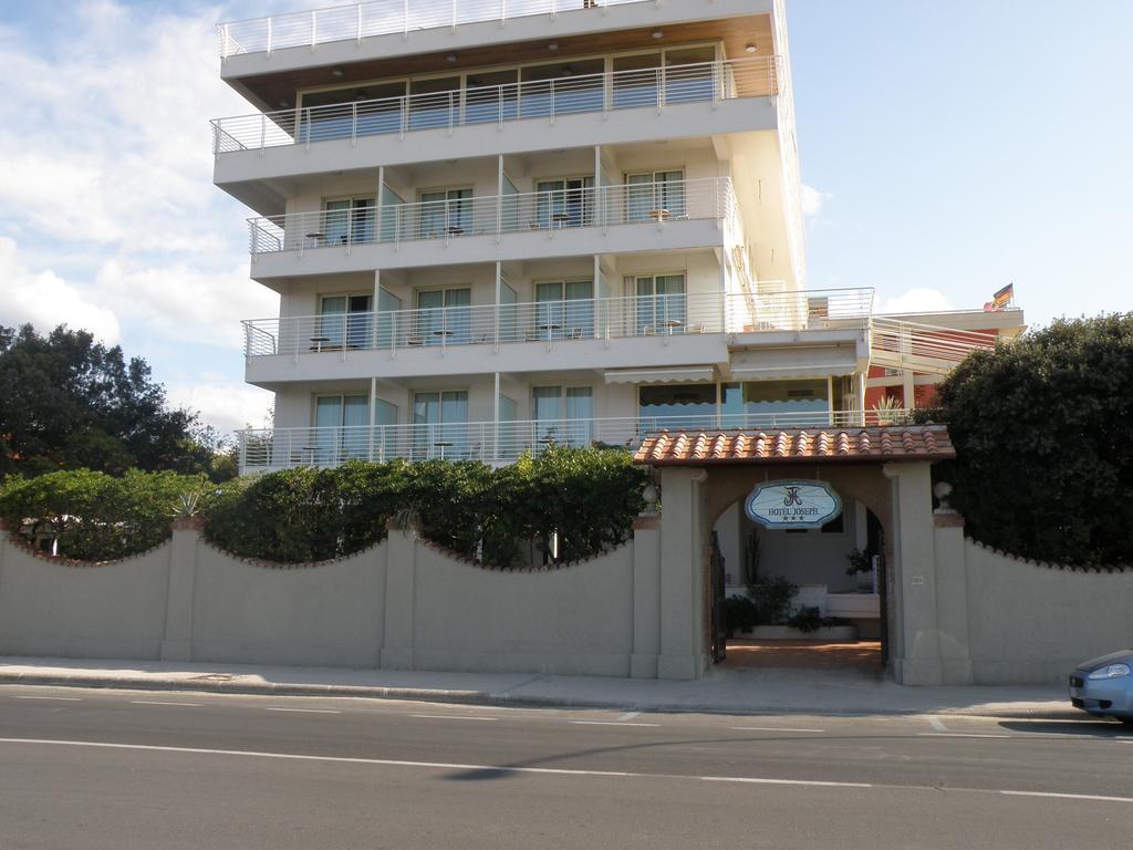 Hotel Joseph Marina di Pietrasanta Bagian luar foto