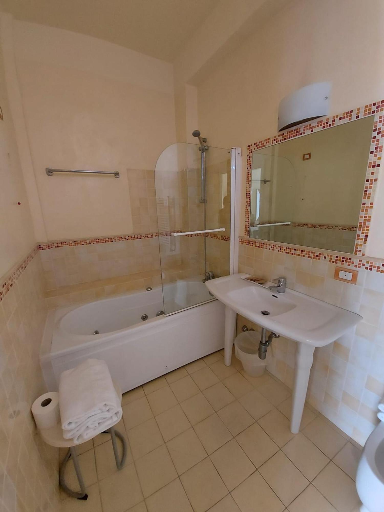 Hotel Joseph Marina di Pietrasanta Bagian luar foto
