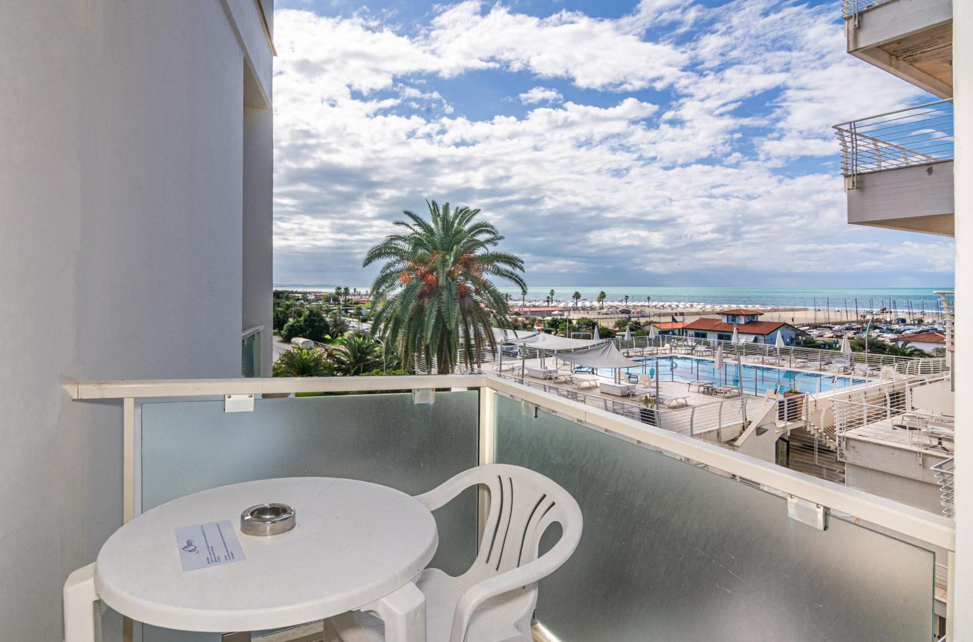 Hotel Joseph Marina di Pietrasanta Bagian luar foto